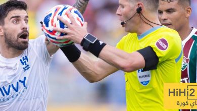 صافرة قطرية لإدارة لقاء الهلال والشارقة