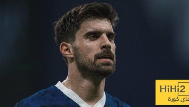 ماذا قدم نيفيز لاعب الهلال في الشوط الأول؟