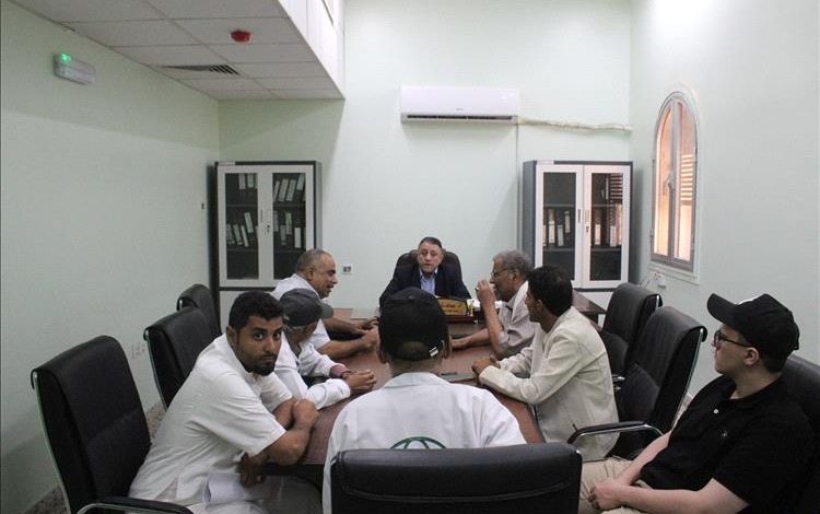 الأمين العام للمجلس المحلي بأبين يزور مستشفى الرازي للوقوف على سير الخدمات الطبية والتحديات التشغيلية