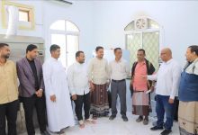 العمودي يطلع على سير العمل بمختبر فحص الانسجة بالمركز الوطني لعلاج الأورام بسيئون