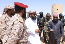 القائد العام لقوات درع الوطن يشرف ميدانياً على جاهزية القوات في حضرموت