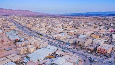 انقطاع واسع يضرب الاتصالات والإنترنت في عتق… وشبكات يمن نت ويمن موبايل خارج الخدمة