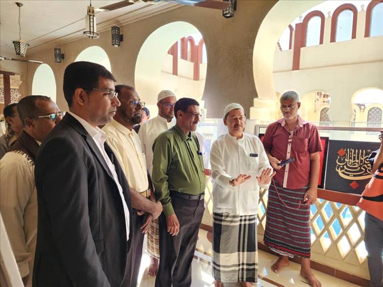 بتنظيم مكتب الثقافة.. مدير عام مديرية تريم يفتتح معرض "تريم بريشة هشام" للفنان هشام بن يحيى