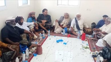 بتوجيهات المحافظ ابن الوزير.. الوكيل باعوضة يلتقي مشايخ آل باقطمي بسبب خلاف في الخزمة