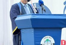 تتواصل الآن عملية تكريم طلاب جامعة حضرموت