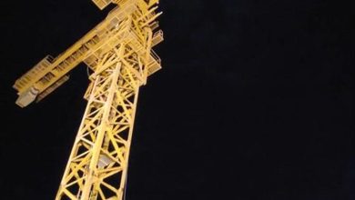 تركيب الرافعة البرجية  "Tower crane" في سد البوابات لسد حسان الاستراتيجي بأبين