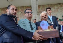 محافظ لحج يكرم أسرة الشهيد لبوزة خلال الاحتفال الكرنفالي بالعيد الـ58 للاستقلال