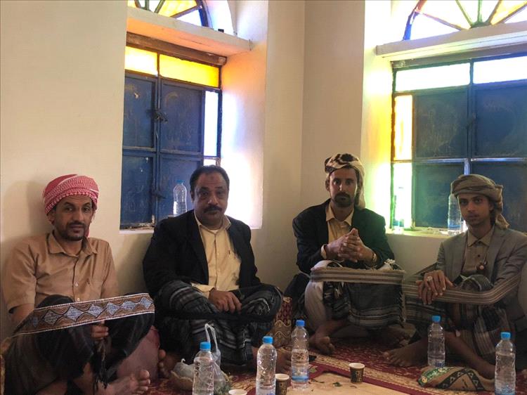 مدير عام مديرية جردان يزور الشاعر علي ناصر الحكم باحقينة لتهنئته بالفوز بالمركز الأول في مسابقة شاعر شبوة 2025