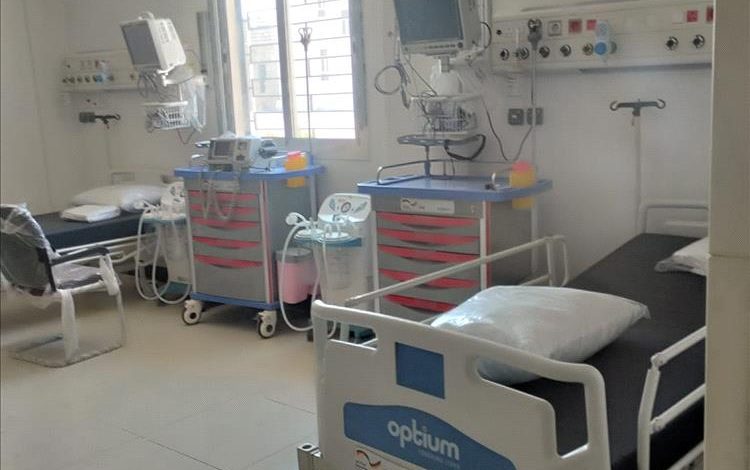 مدير مستشفى السلطان قابوس بشحن : منشأة حيوية تواجه مصير آلاف المرضى والجرحى بسبب نقص حاد في "غرفة العمليات " والكادر المتخصص