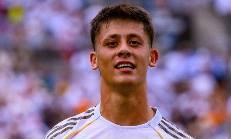 غولر ينافس لاعب برشلونة على جائزة أفضل لاعب صاعد في العالم