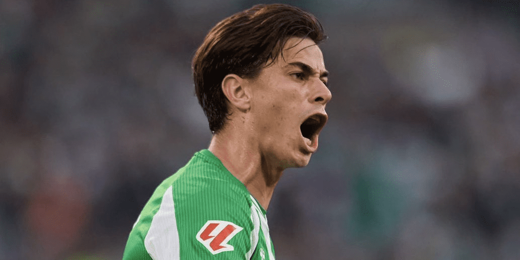 تعليق لاعب بيتيس عن مواجهة برشلونة