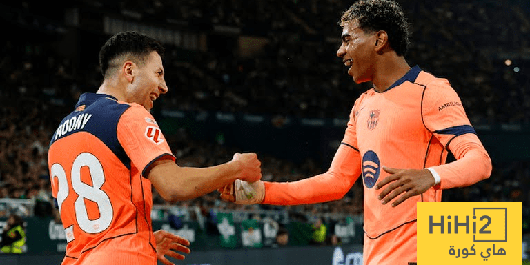 لامين يسجل الهدف الخامس في شباك بيتيس