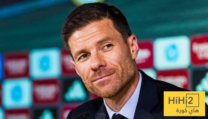 جماهير ريال مدريد تقف مع تشابي ألونسو ضد اللاعبين