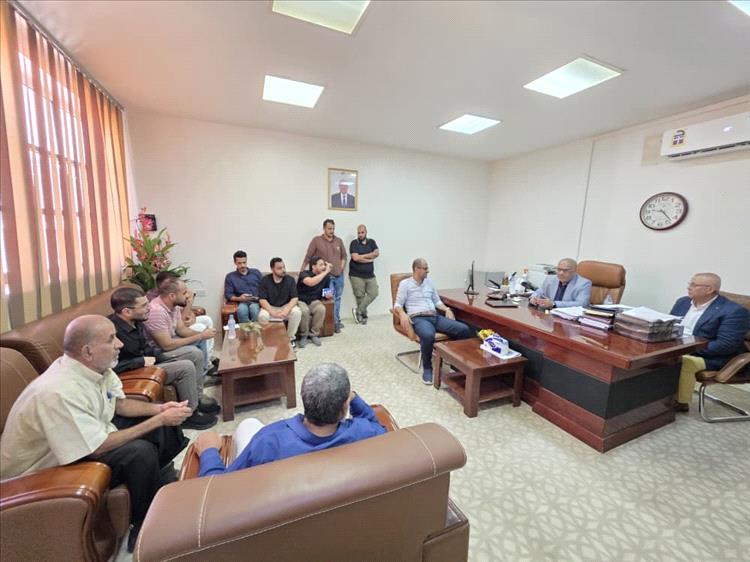 باذيب يتفقد مقر شركة تيليمن بعدن ويشيد بمشاريع تطوير البنية التحتية