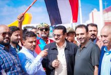 توافد قيادات محلية إلى ساحة العروض مع اقتراب بدء اعتصام الخيام في عدن