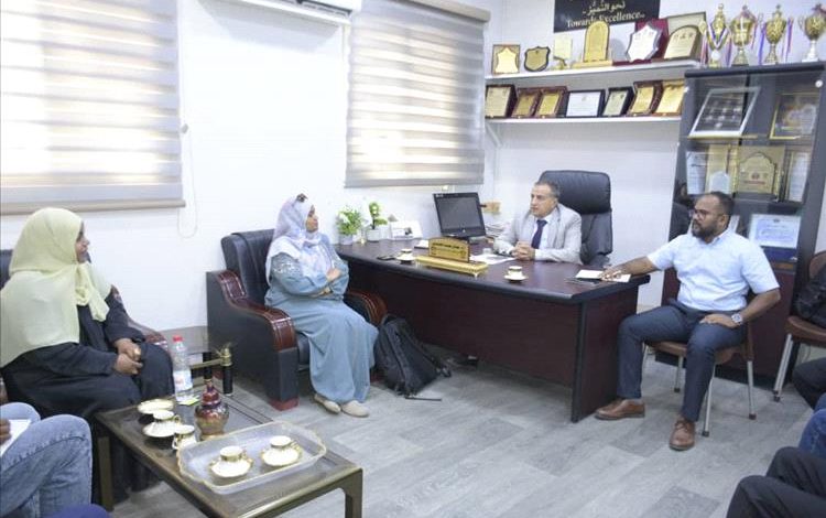 رئيس جامعة عدن يترأس اجتماعًا موسعًا باللجنة التحضيرية