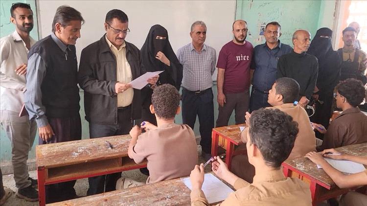 مدير عام المنصورة يؤكد أهمية الإمتحانات في ترسيخ المعلومات لطلبة المدارس