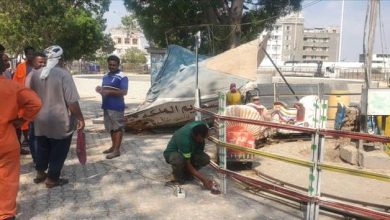 مكتب الأشغال والعوائق ينفّذ حملة تنظيف شاملة لحديقة فكتوريا بالتواهي