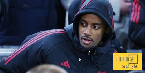 سلوت يدافع عن إيزاك !