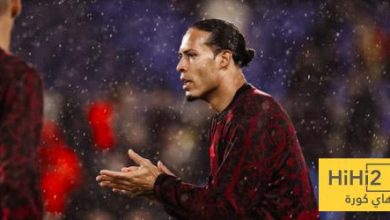 عين على فان دايك في مباراة ليدز يونايتد