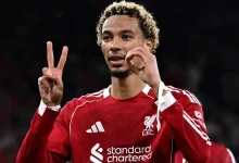 هوغو إيكيتيكي يقترب من تحقيق رقم قياسي نادر