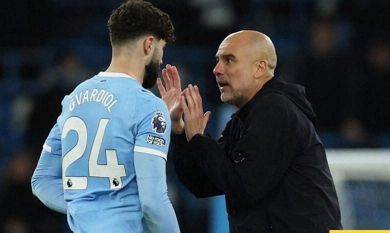غوارديولا يهدد لاعبي مانشستر سيتي