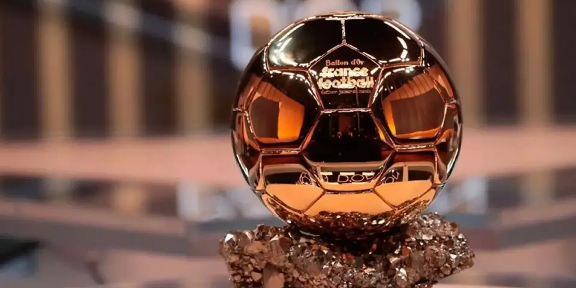 مفاجأة.. آخر فائزان بالكرة الذهبية قد يجلسان على مقاعد البدلاء في كأس العالم!