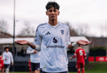 برشلونة يراقب موهبة مانشستر يونايتد