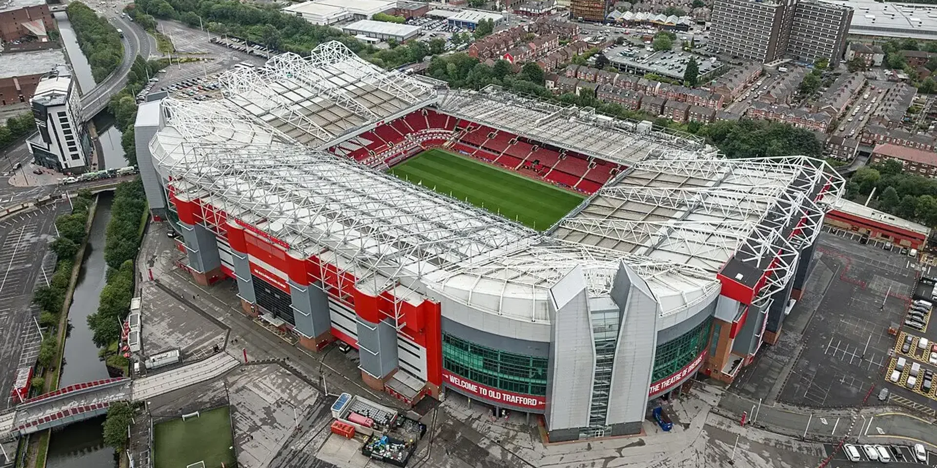 مانشستر يونايتد يخطط لتجديد ملعب “أولد ترافورد”