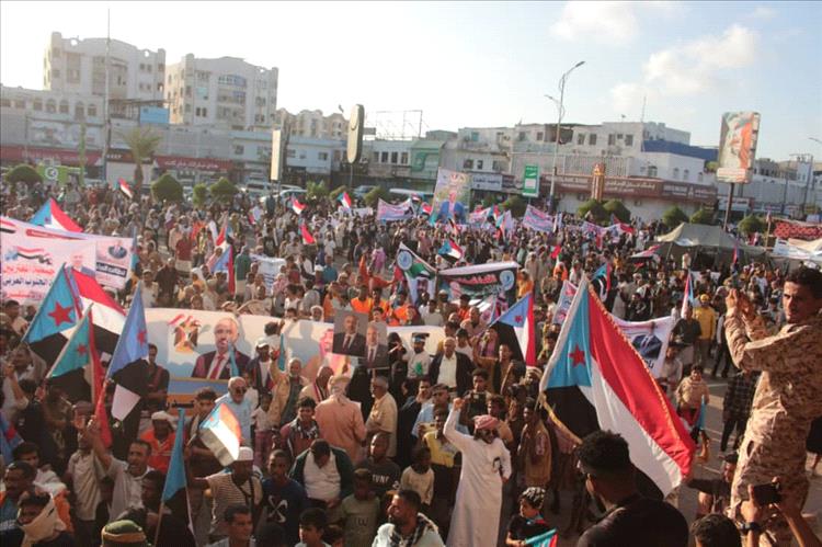 الاتحاد العام للجمعيات التعاونية السكنية يشارك في موكب جماهيري حاشد بساحة العروض دعماً لإعلان دولة الجنوب