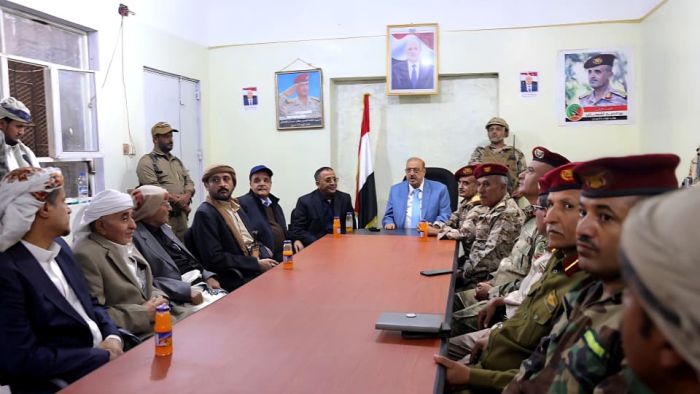 البركاني يزور اللواء 35 مدرع وعددًا من المرافق في تعز