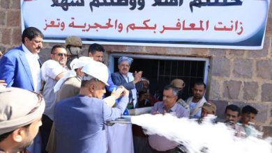 البركاني يفتتح مشروعَي مياه جديدين في تعز بدعم دولي
