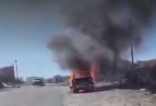 البيضاء.. مواطن يحرق سيارته بعد عبث عناصر مليشيا الحوثي بها