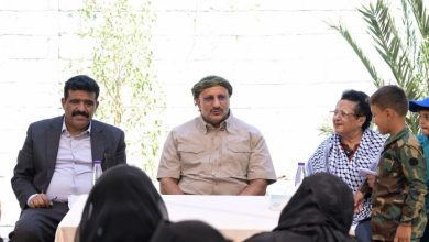 التقى القيادات النسوية المشاركات في ذكرى ديسمبر.. طارق صالح: معركتنا صنعاء