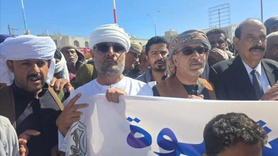 الجفري والشكلية يستقبلان وفود أبناء شبوة إلى مخيم الاعتصام