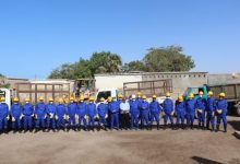 الحديدة.. السلطة المحلية بالخوخة تدشّن حملة نظافة لمخيمات النازحين تزامنًا مع دخول العام الجديد