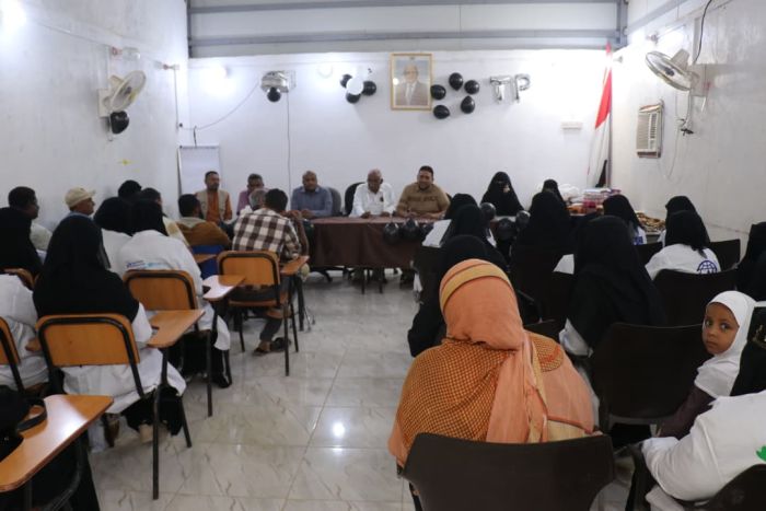 الحديدة.. مكتب الصحة بالخوخة يكرّم العاملين في مجال سوء التغذية مع اختتام العام 2025