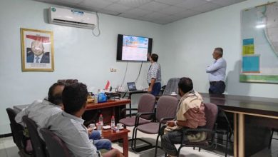 الحكيمي والعريقي يزوران ميناء المخا للاطلاع على مشاريع التطوير