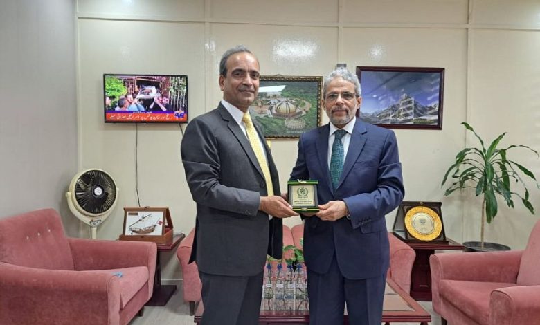 السفير العشبي يبحث مع مسؤول باكستاني استئناف أعمال اللجنة الوزارية الاقتصادية