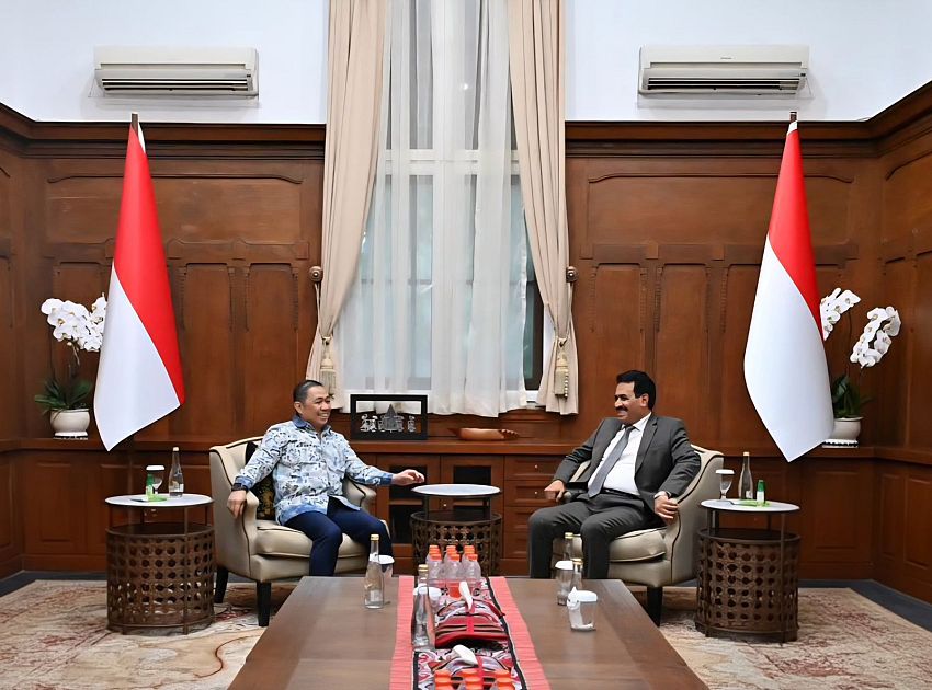 السفير بلفقيه يبحث مع نائب وزير الخارجية الإندونيسي تعزيز وتطوير التعاون الثنائي