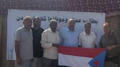 الشعبي يزور ساحة الاعتصام بعدن ويؤيد قرارات اللواء الزُبيدي