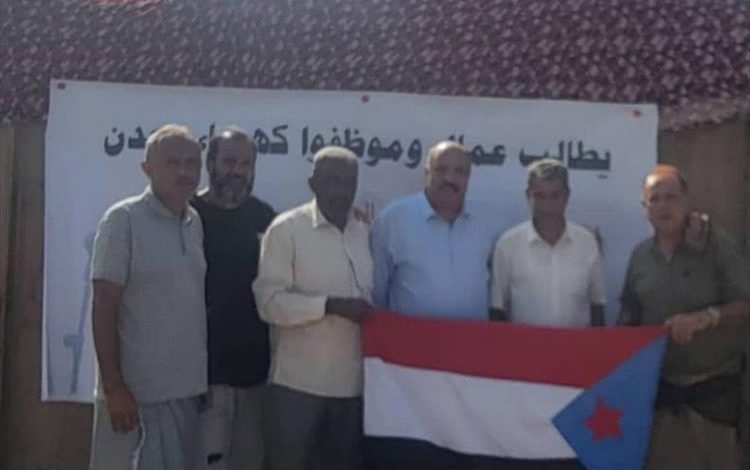 الشعبي يزور ساحة الاعتصام بعدن ويؤيد قرارات اللواء الزُبيدي