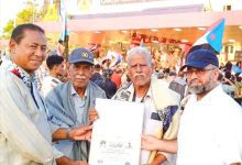 الشيخ النقيب يكرم المناضل العميد فيصل الجعري تقديرا للدور النضالي ومايقدمه من جهد في خدمة قضايا شعب الجنوب