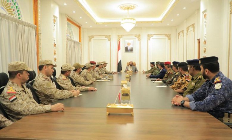 اللجنة الأمنية والعسكرية بمأرب تعقد اجتماعاً استثنائياً لمناقشة المستجدات