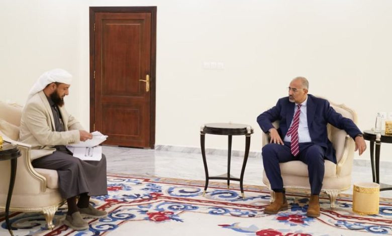 اللواء الزُبيدي يشدد على دور وزارة الأوقاف في تحصين المجتمع ونشر ثقافة التسامح والوسطية والاعتدال