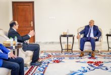 اللواء الزُبيدي يطّلع على الوضع الصحي في عدن والمحافظات المحررة