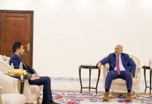 اللواء الزُبيدي يطّلع على سير العمل بهيئة الأراضي وخططها المستقبلية