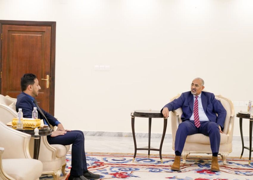 اللواء الزُبيدي يطّلع على سير العمل بهيئة الأراضي وخططها المستقبلية