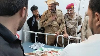 اللواء مرصع يزور المصابين في الحادث المروري المتواجدين بمستشفي الغيضة