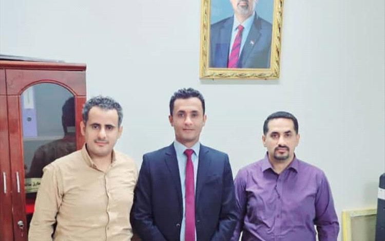 المؤسسة العامة لمطابع الكتاب المدرسي تجذّر الهوية الوطنية الجنوبية وتعزز رمزية رفع صورة القائد الزُبيدي